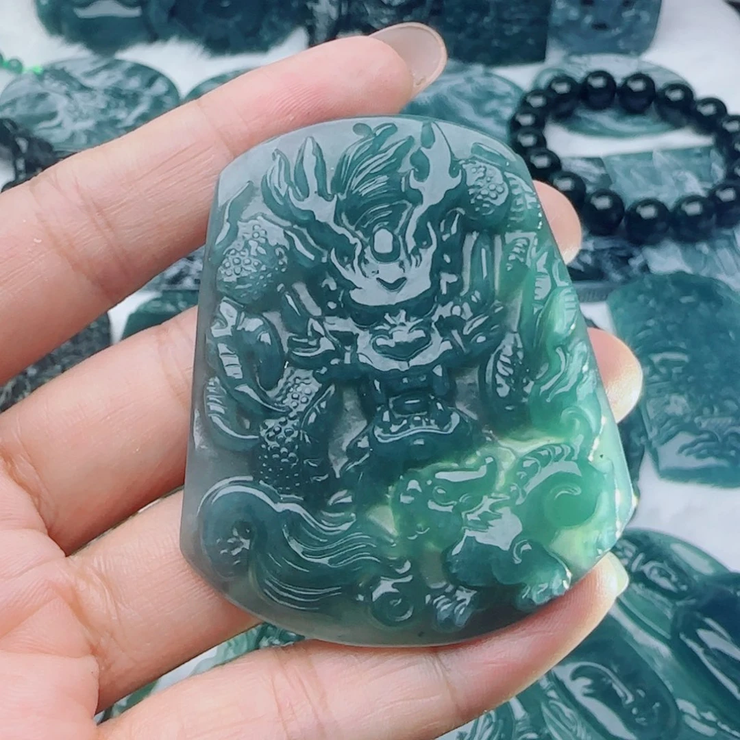 颈饰未镶嵌翡翠多样性发货天然的A货翡翠