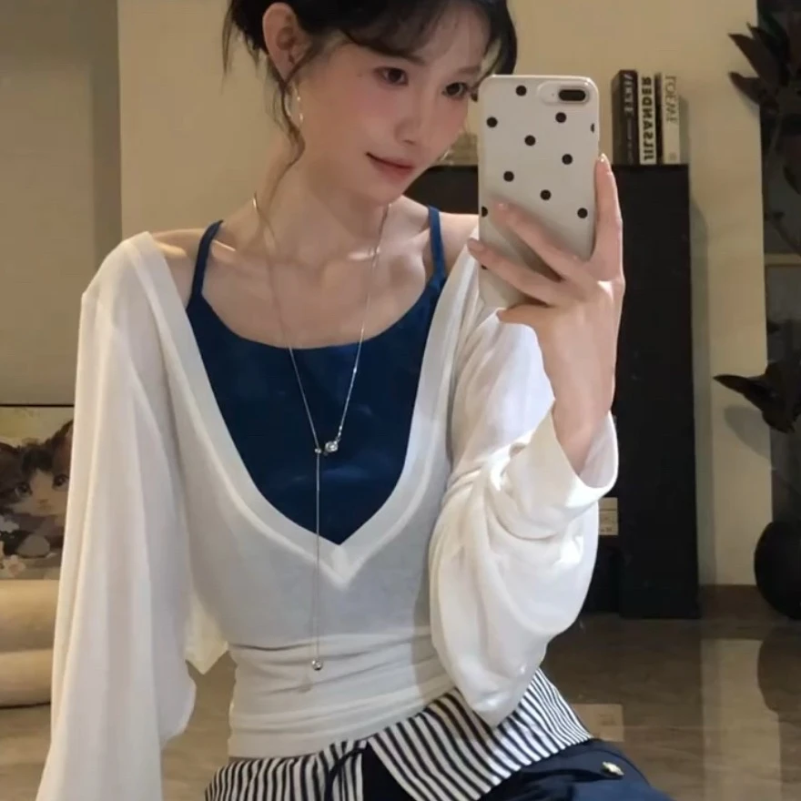 2025新款设计感吊带背心加宽松长袖罩衫配藏蓝拼接条纹直筒阔腿裤