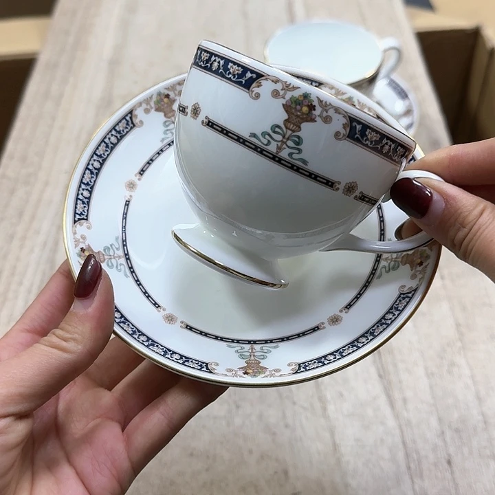 瓷片噗哈哈哈哈哈哈哈哈哈我