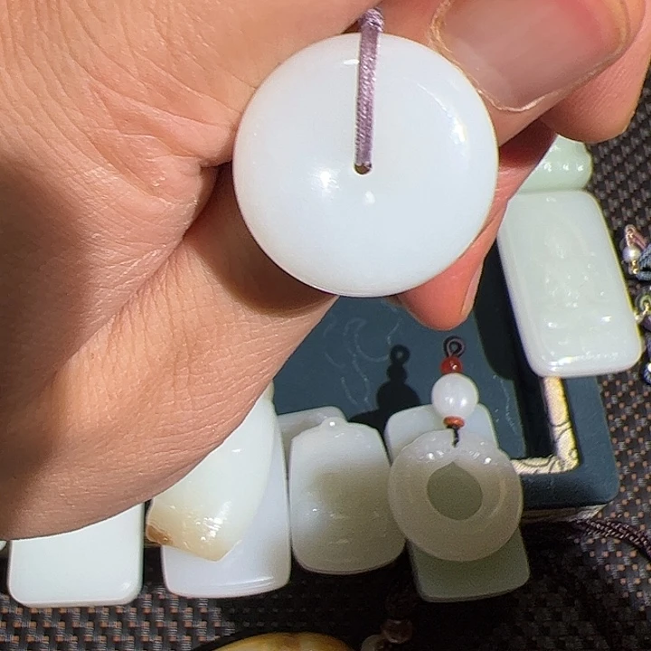 索***克和田玉未镶嵌吊坠(不含链)