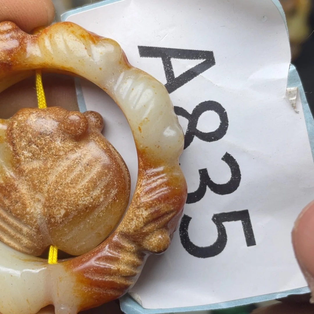 和田玉（糖玉）未镶嵌挂件