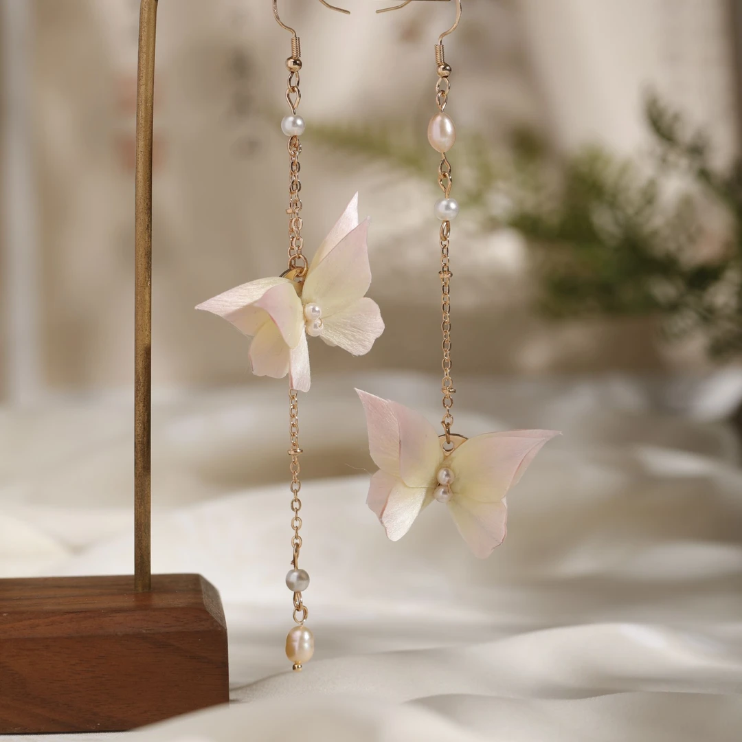 合金耳饰 【非遗好物】绒花掐丝蝴蝶耳钩国风仙气耳环配饰高级感