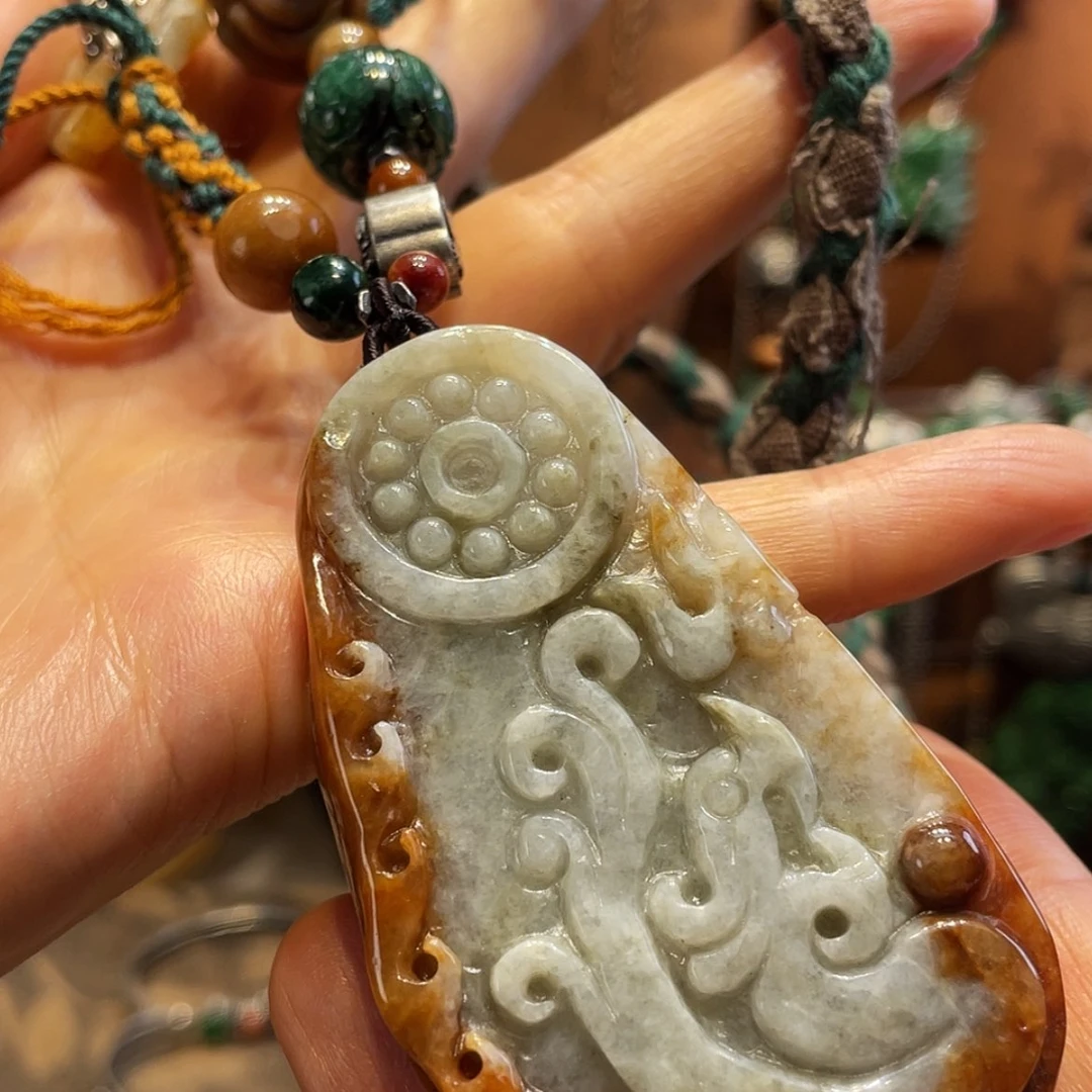 【闪购商品】吊坠(赠链)未镶嵌翡翠