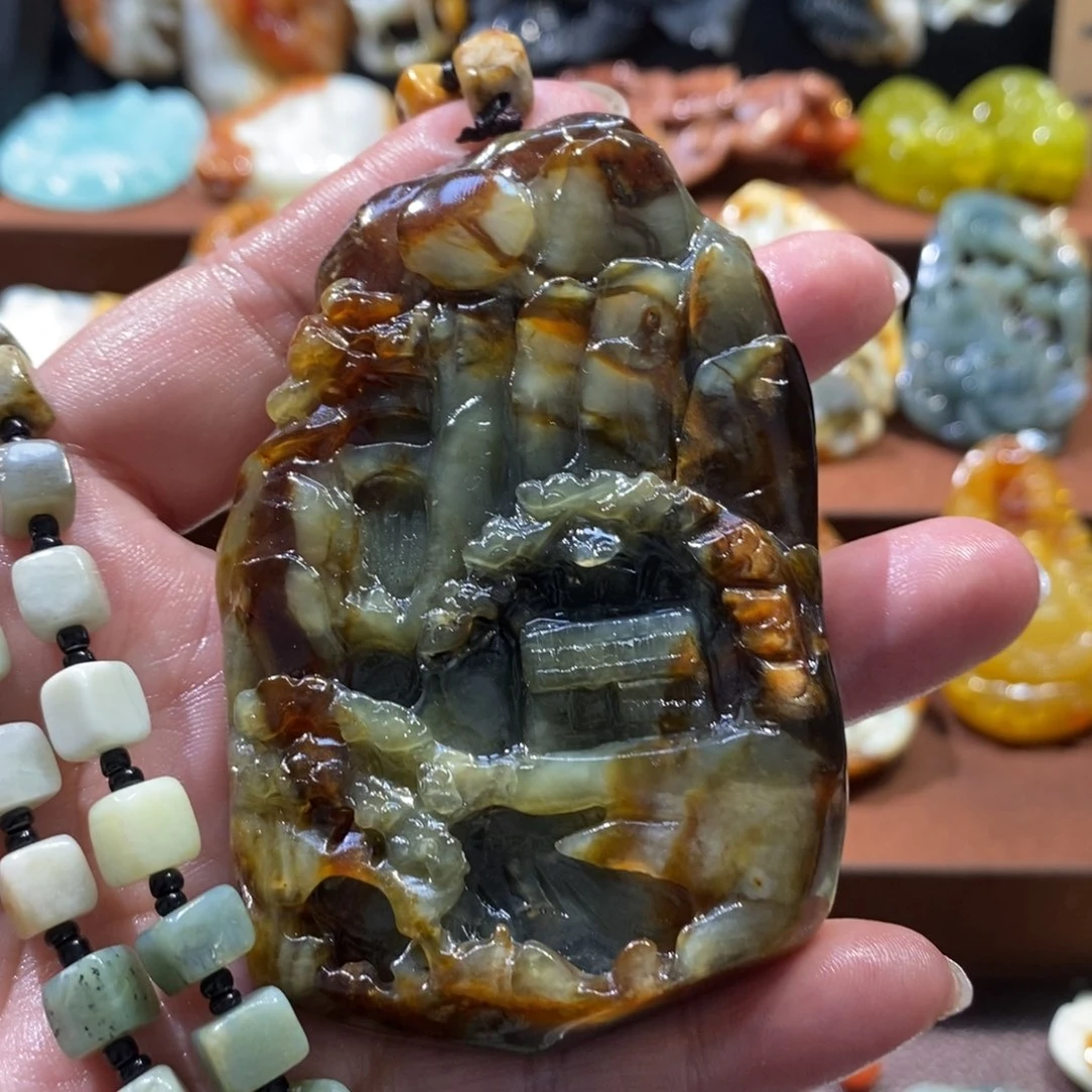 蛇纹石玉颈饰未镶嵌