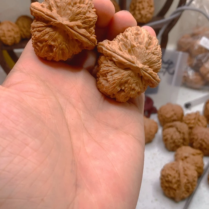 一***艺吊坠文玩核桃白狮子