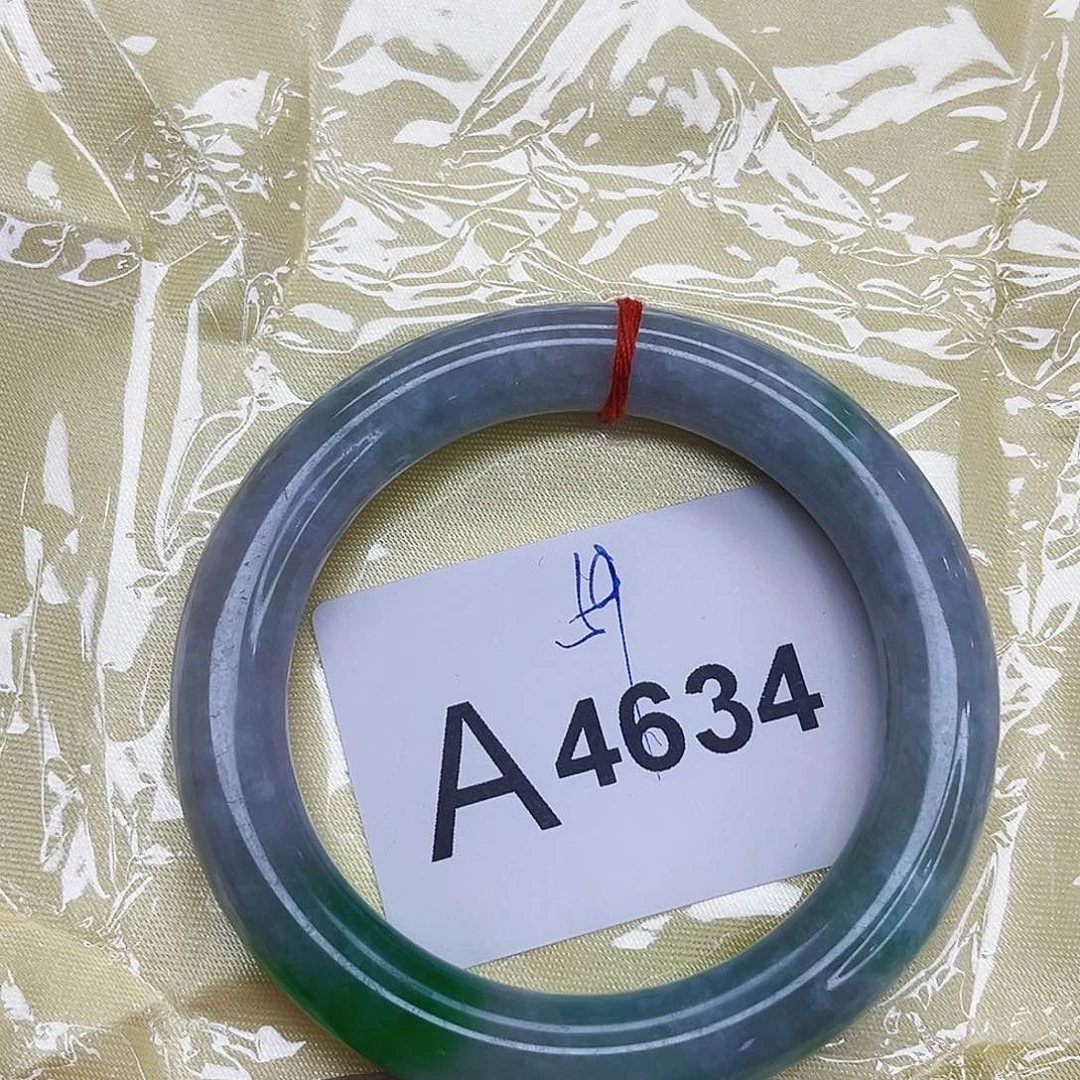 翡翠手镯未镶嵌默认微瑕