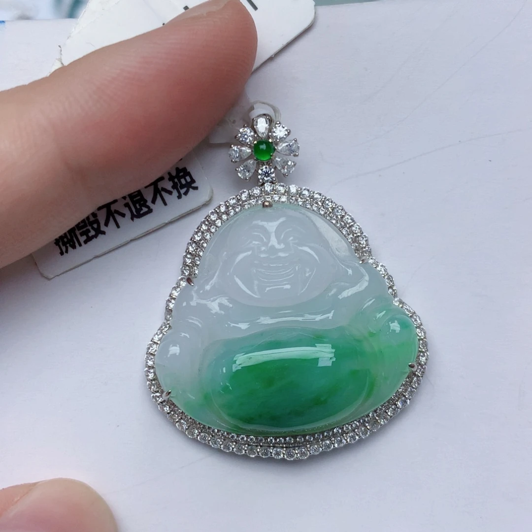 颈饰18K金镶嵌翡翠