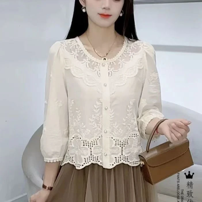 法式气质蕾丝花边早秋装衬衫女2025夏季新款洋气减龄镂空设计上衣