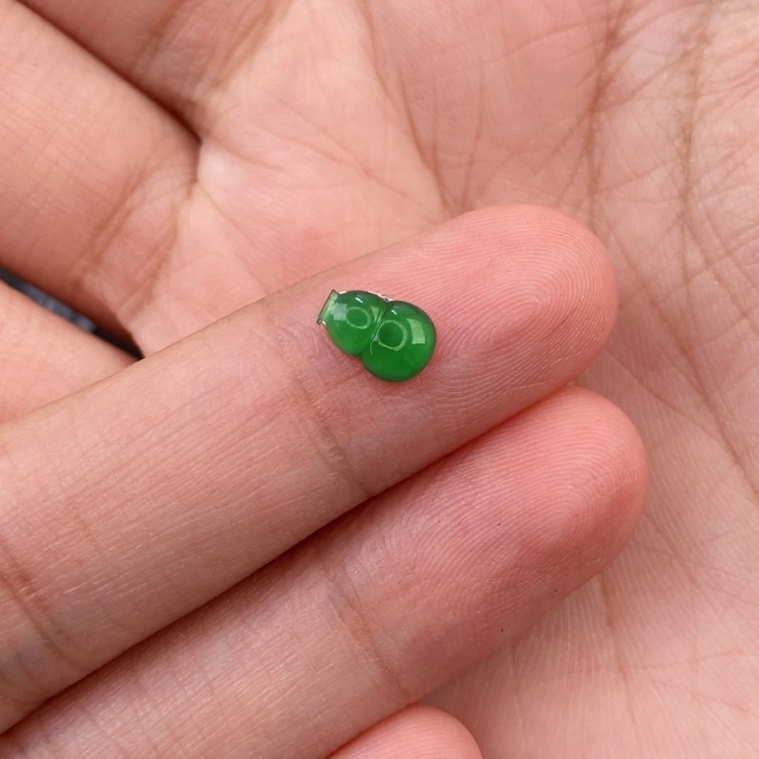 翡翠未镶嵌耳饰翡翠
