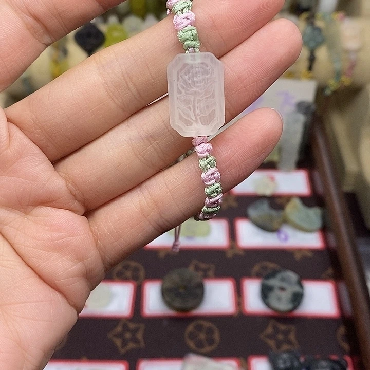 蛇纹石玉未镶嵌项链吊坠