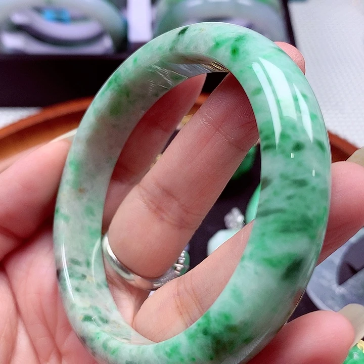 未镶嵌手镯翡翠翡翠