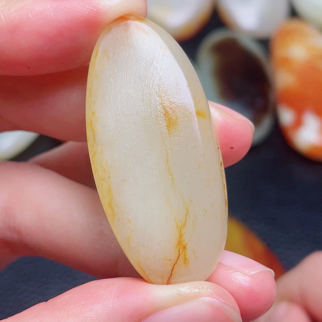 和田玉未镶嵌珠宝奇石