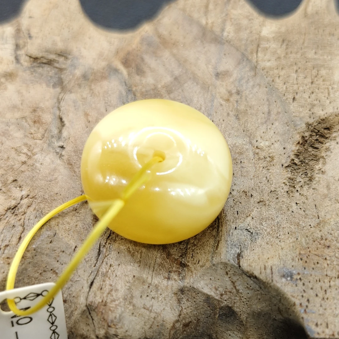 原矿蜜蜡未镶嵌24×12mm