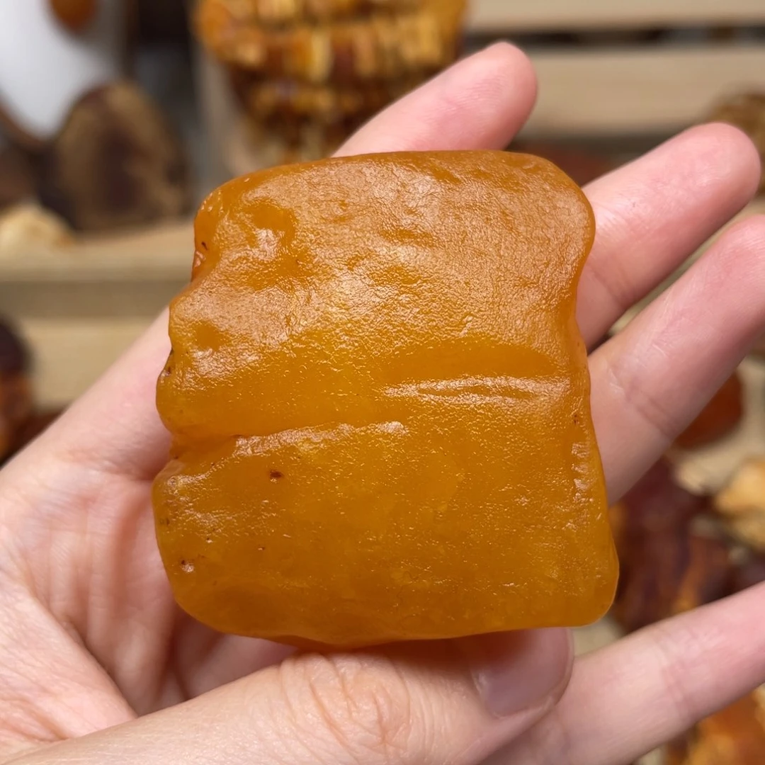 未镶嵌琥珀珠宝奇石