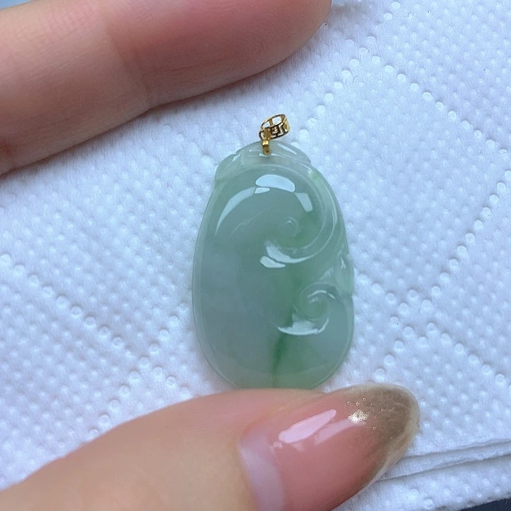 翡翠未镶嵌颈饰挂件