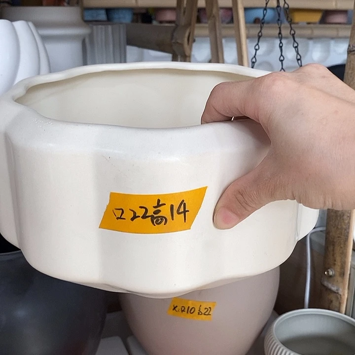 摆件陶盆有孔 瑕疵介意勿拍