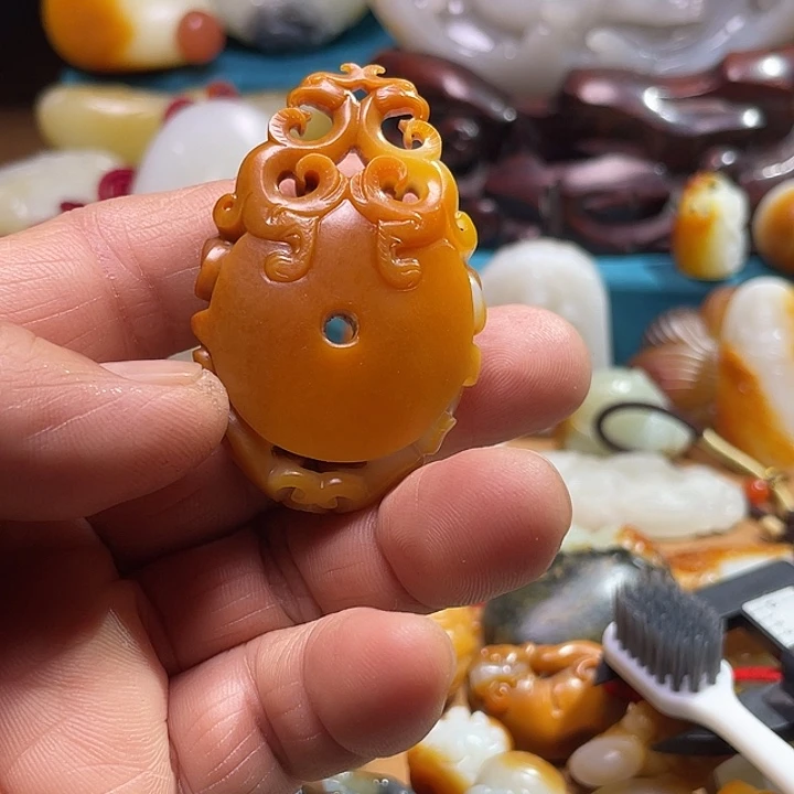爱***者和田玉未镶嵌颈饰