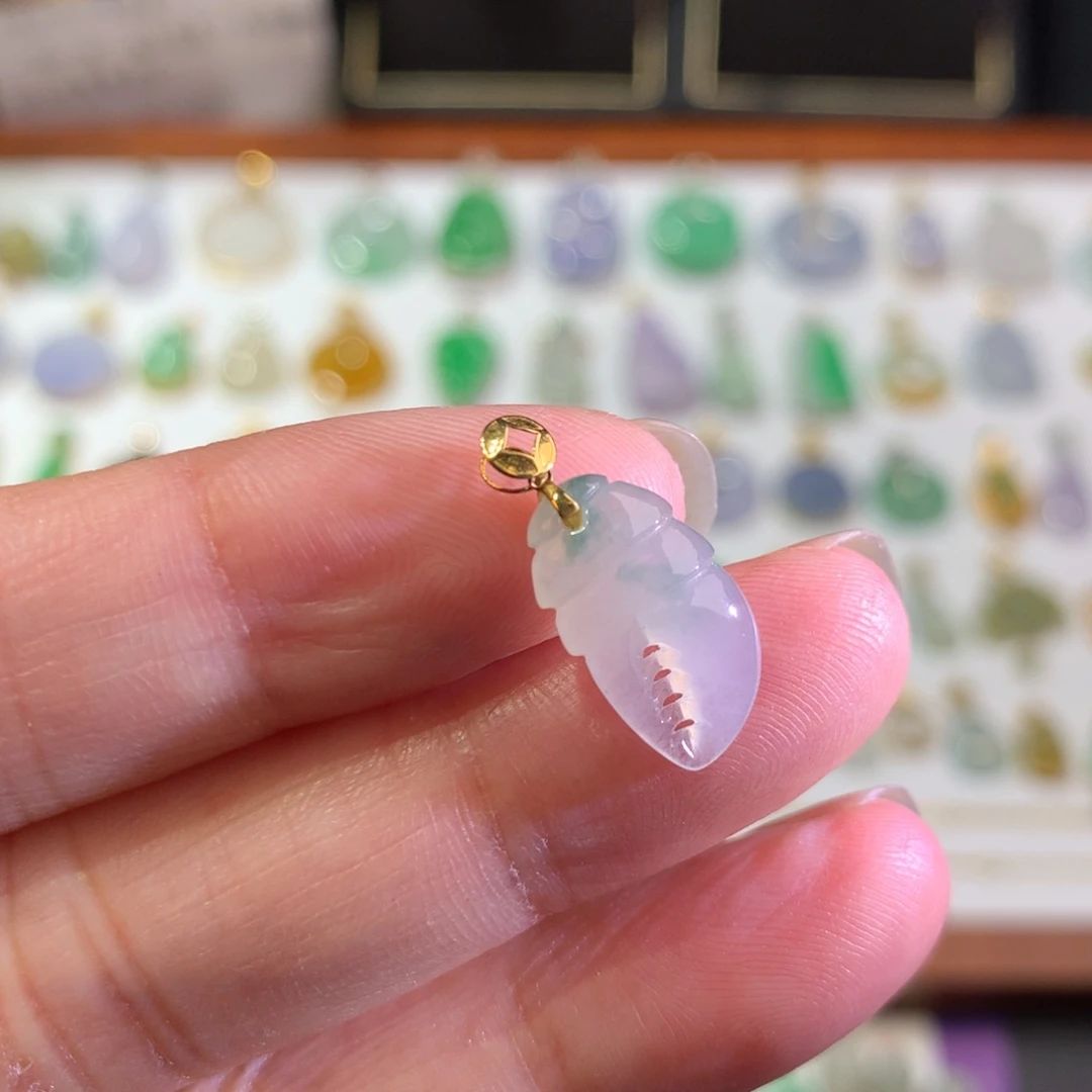 翡翠18K金镶嵌颈饰翡翠吊坠的未镶嵌