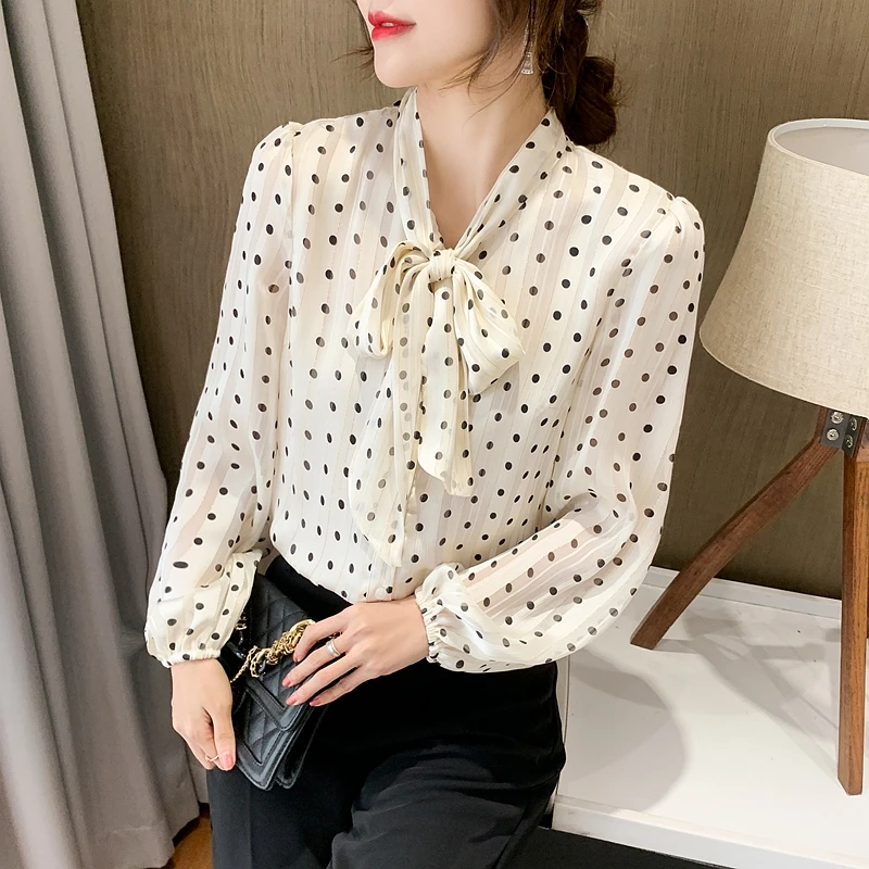 2025秋装新款复古波点蝴蝶结系带衬衣女洋气小衫长袖宽松雪纺上衣