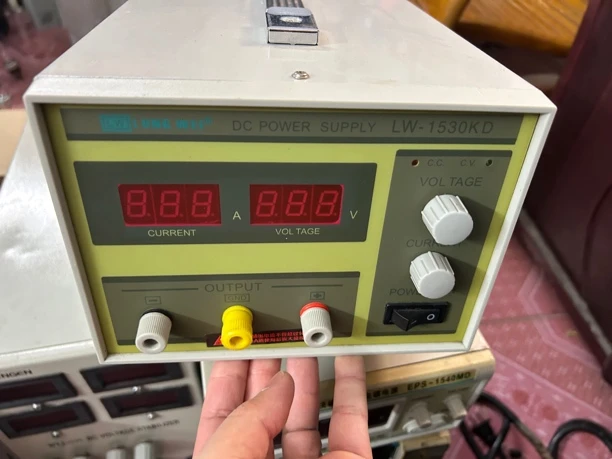 8新  15V30Ａ开关电源直流稳压电源看直播介绍