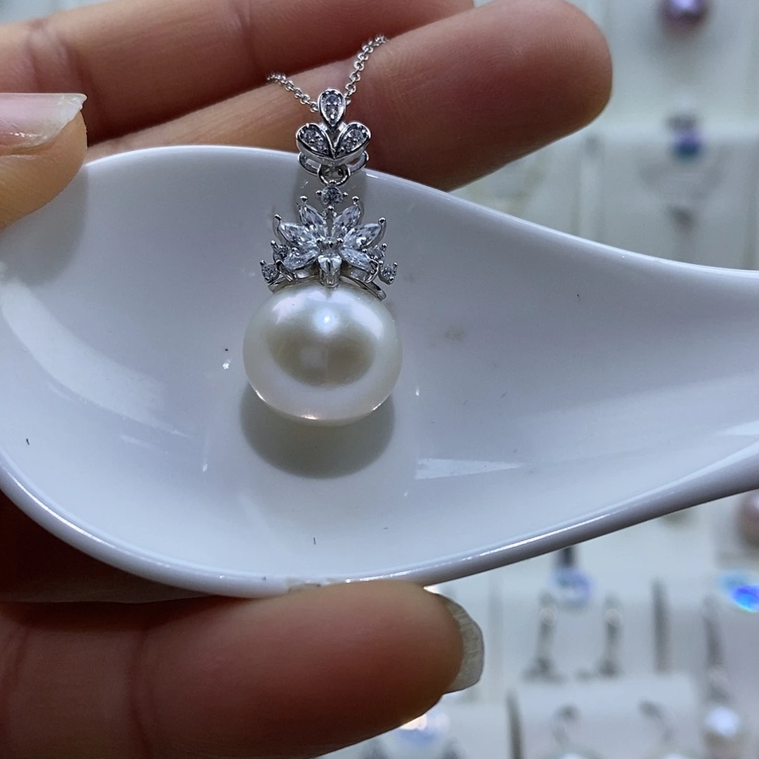 淡水珍珠吊坠(赠链)银S925镶嵌