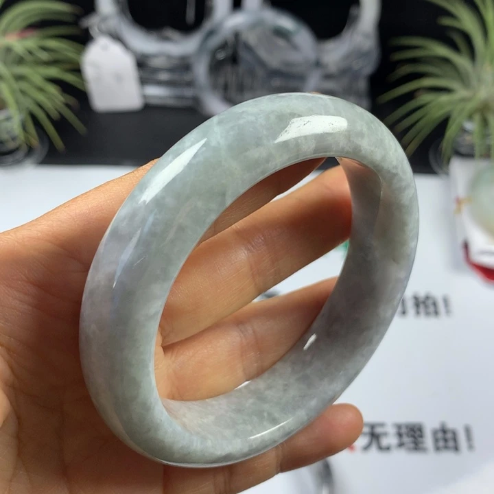 翡翠未镶嵌手镯44。58圈