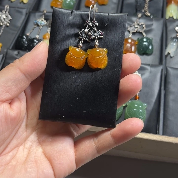 蛇纹石玉耳饰未镶嵌