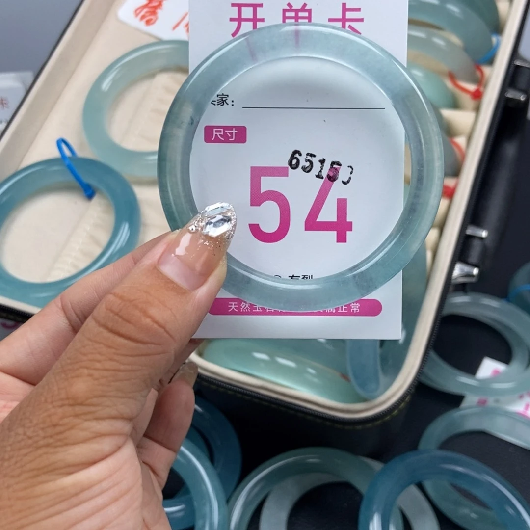 石英质玉手镯未镶嵌百*通