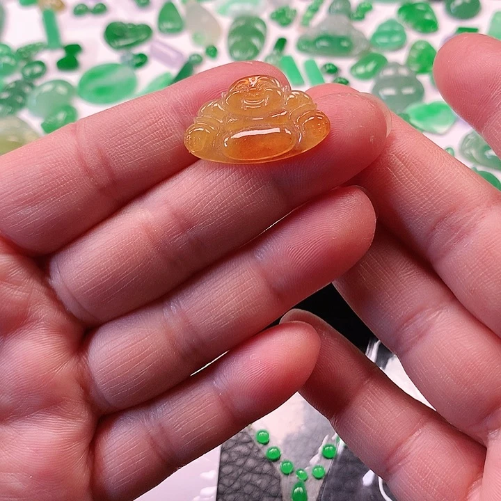 翡翠颈饰未镶嵌翡翠