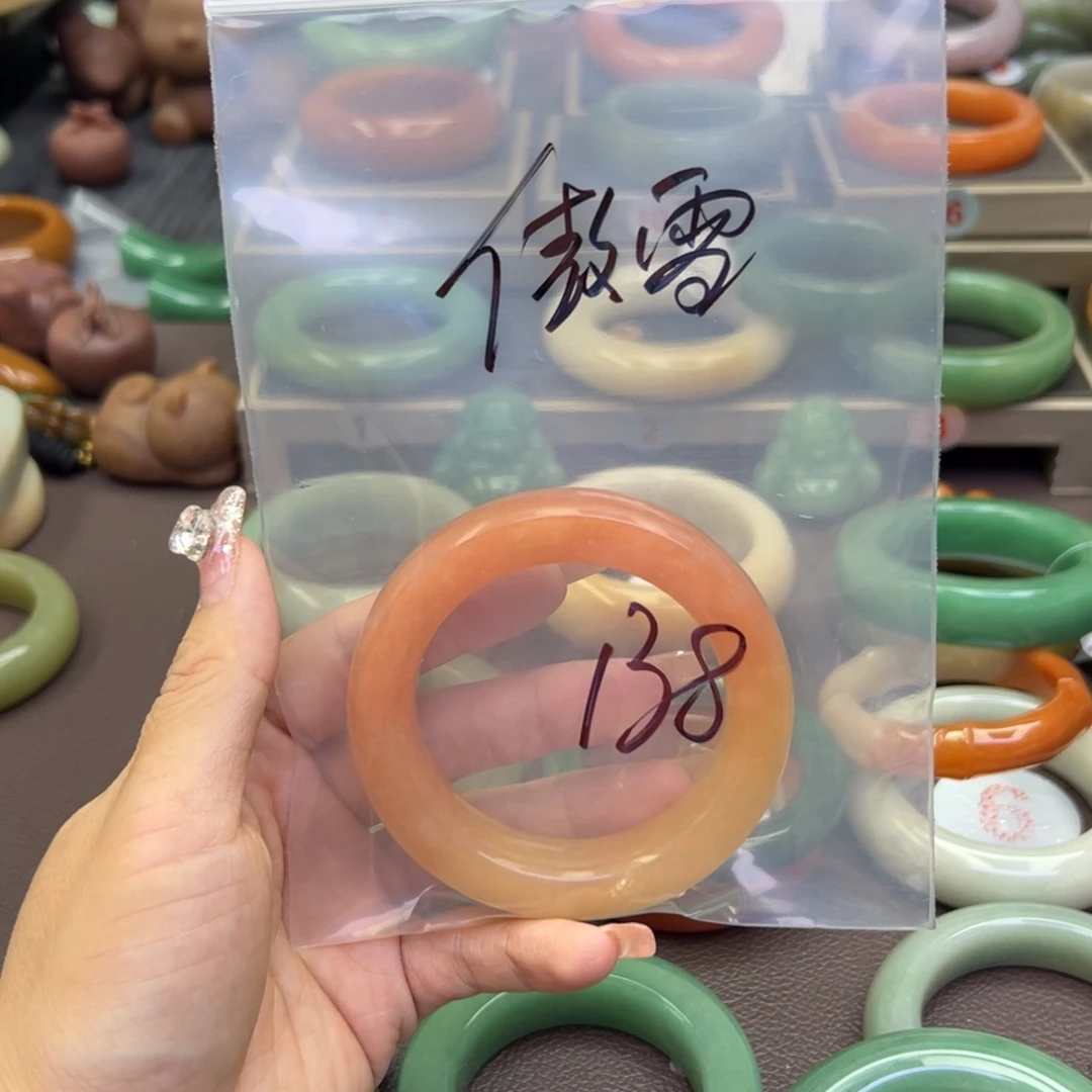 未镶嵌手镯石英岩玉傲**影