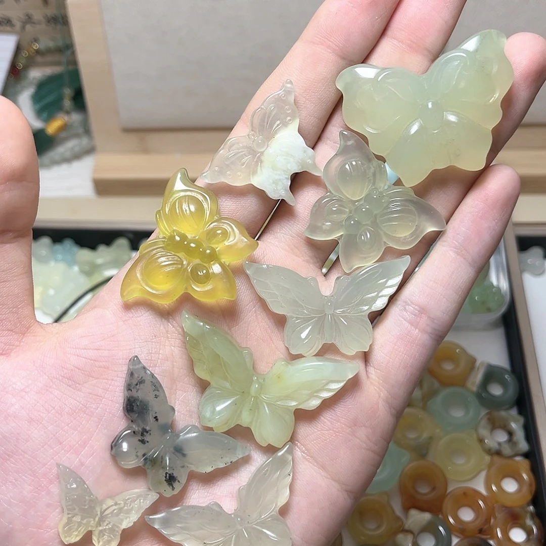 岫玉颈饰未镶嵌蝴蝶吊坠 单个价格 拍下可挑选 不挑选随机发