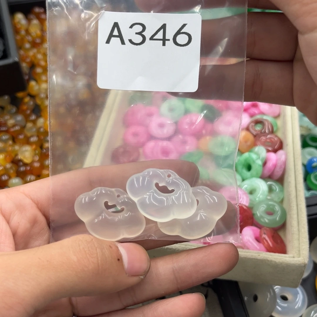 小***女玛瑙/玉髓未镶嵌颈饰