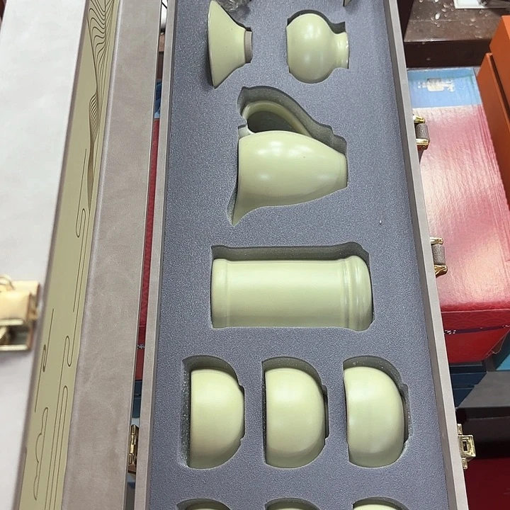孤品茶具套装等。