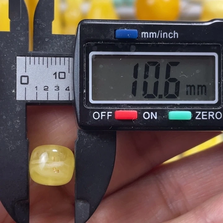 蜜蜡未镶嵌裸石4杂