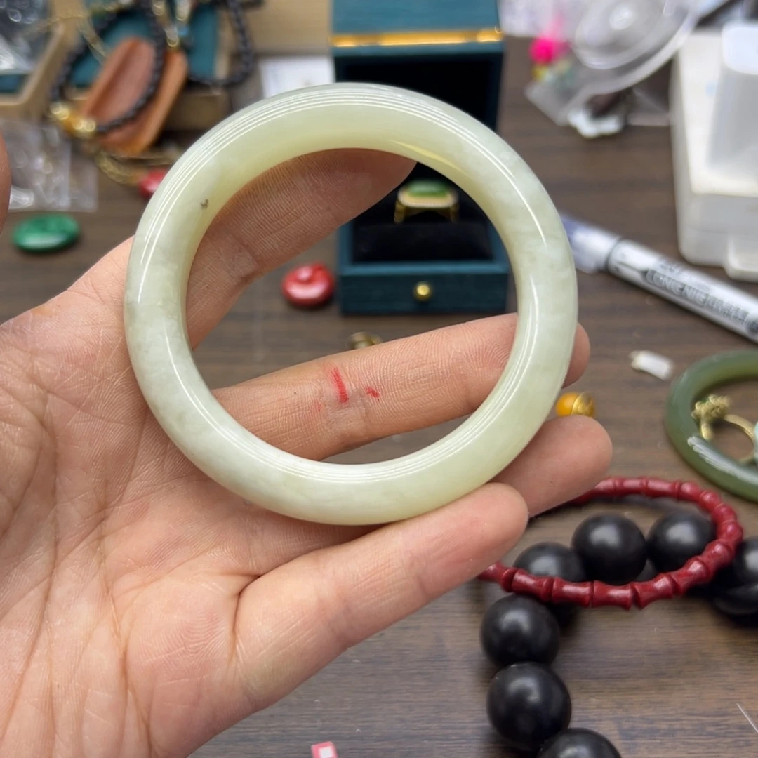 和田玉未镶嵌手镯58.2圈围377