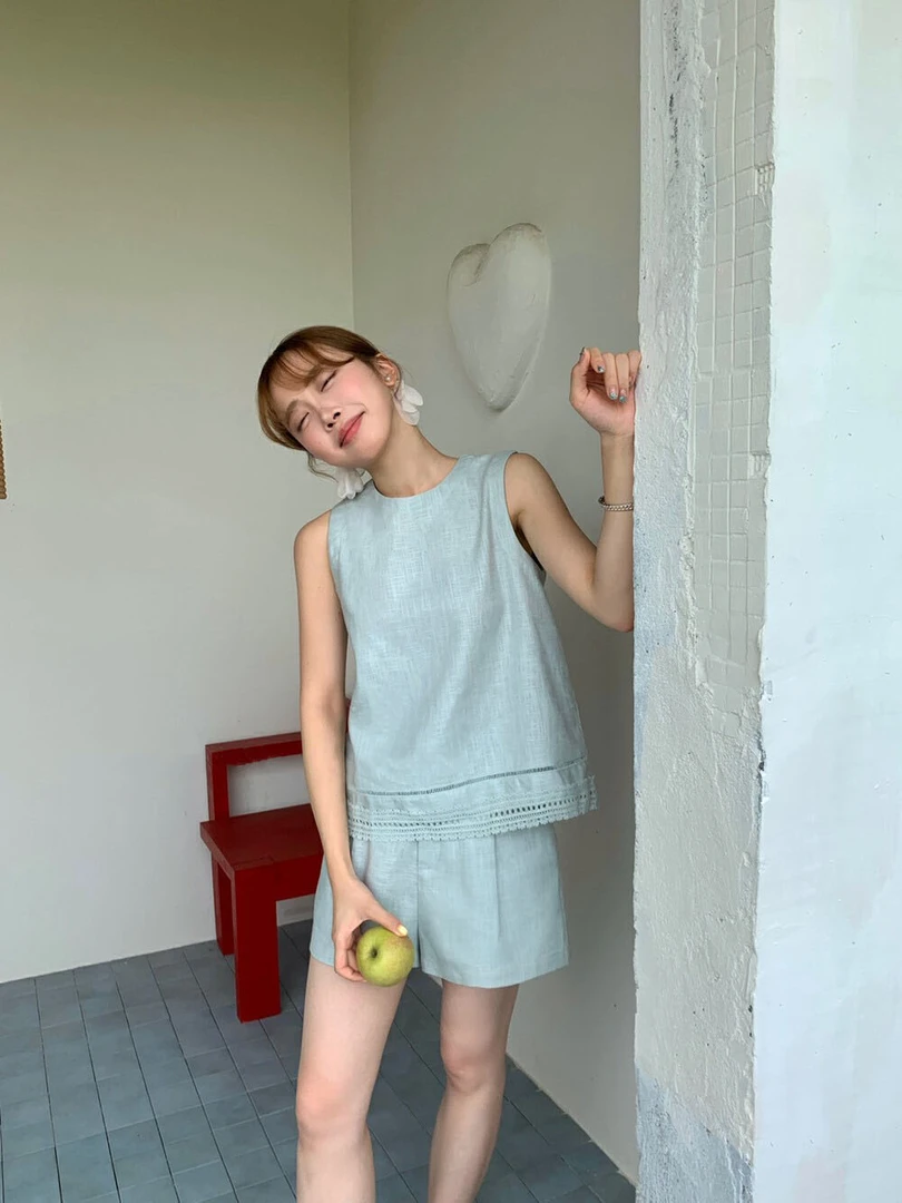 夏季新款极简风麻料轻薄圆领宽松无袖背心休闲阔腿短裤两件套装