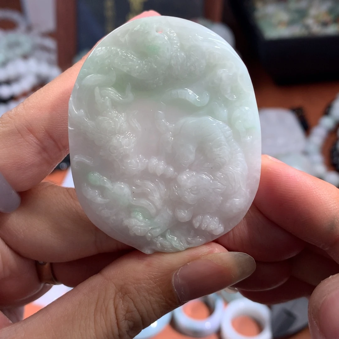翡翠未镶嵌颈饰翡翠