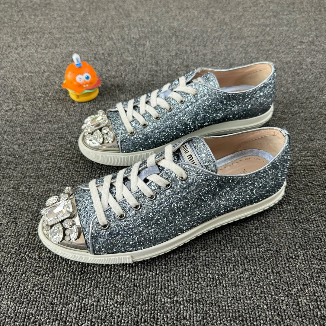 95新 MIU MIU/缪缪 宝石亮片休闲鞋 尺码：37.5 HB800