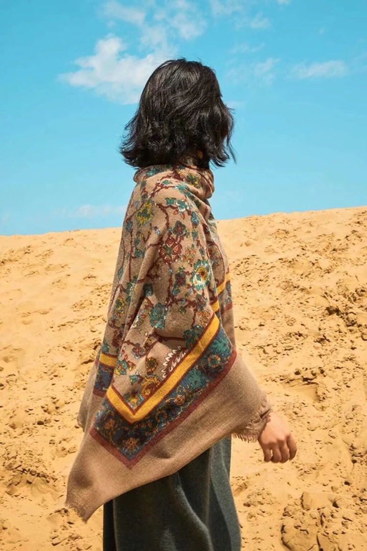 100%水煮羊毛的印花披肩130*190手感蓬松柔软异域风情的花色