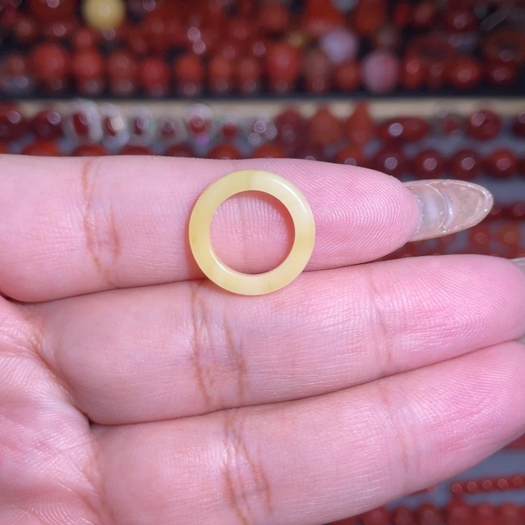 用***9蜜蜡未镶嵌裸石跑环
