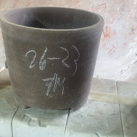 中国宜兴紫砂花盆，