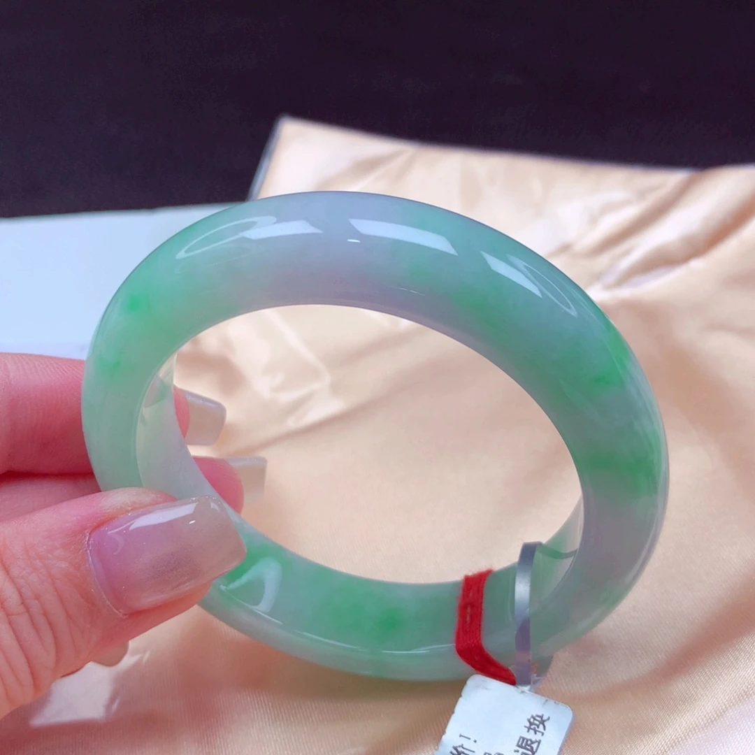 翡翠手镯未镶嵌手镯88