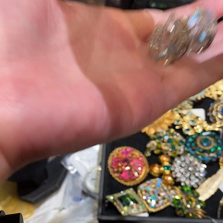 溜***。中古香水沐浴露持久留香