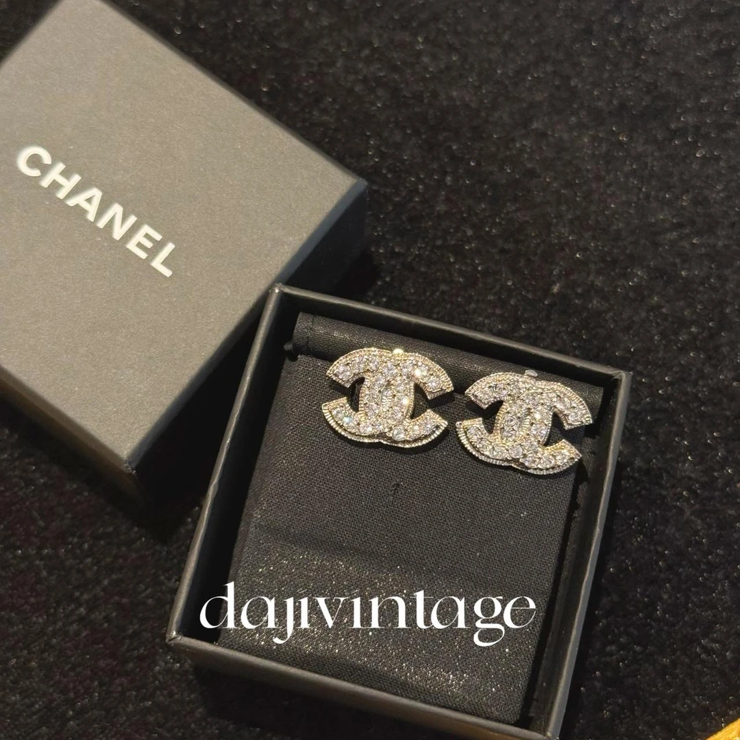 大吉中古/Chanel香奈儿双c带钻银色耳夹