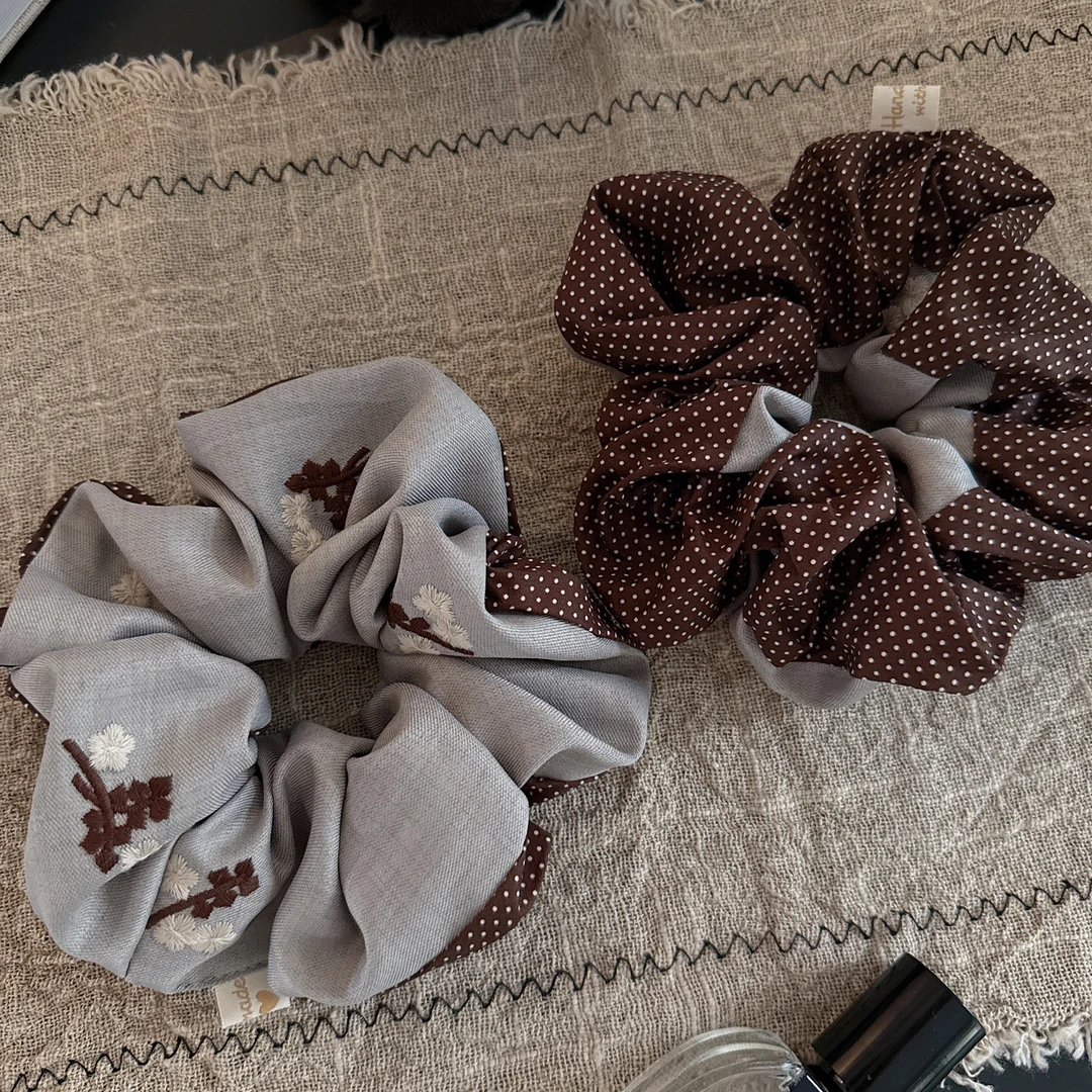 jioli/椒莉森系复古布艺AB面刺绣花朵大肠圈高级感丸子头发绳发圈