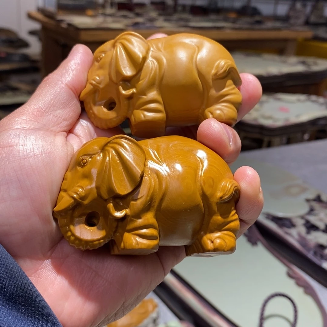 松花石金包玉一对小福象茶宠摆件