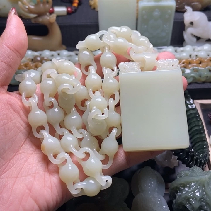 颈饰未镶嵌和田玉