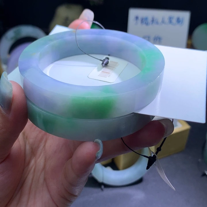 定制翡翠未镶嵌翡翠手镯