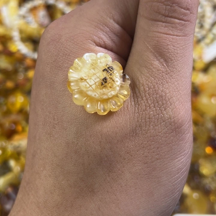 ****檬琥珀未镶嵌裸石蜜蜡向日葵1.3g