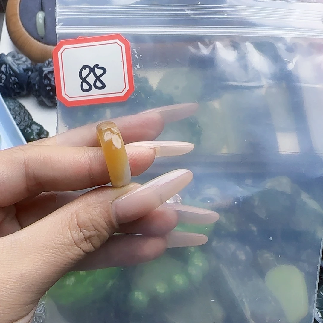 瀛***月和田玉未镶嵌珠宝半成品